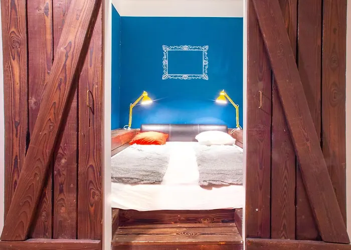 Hedonist Lodge