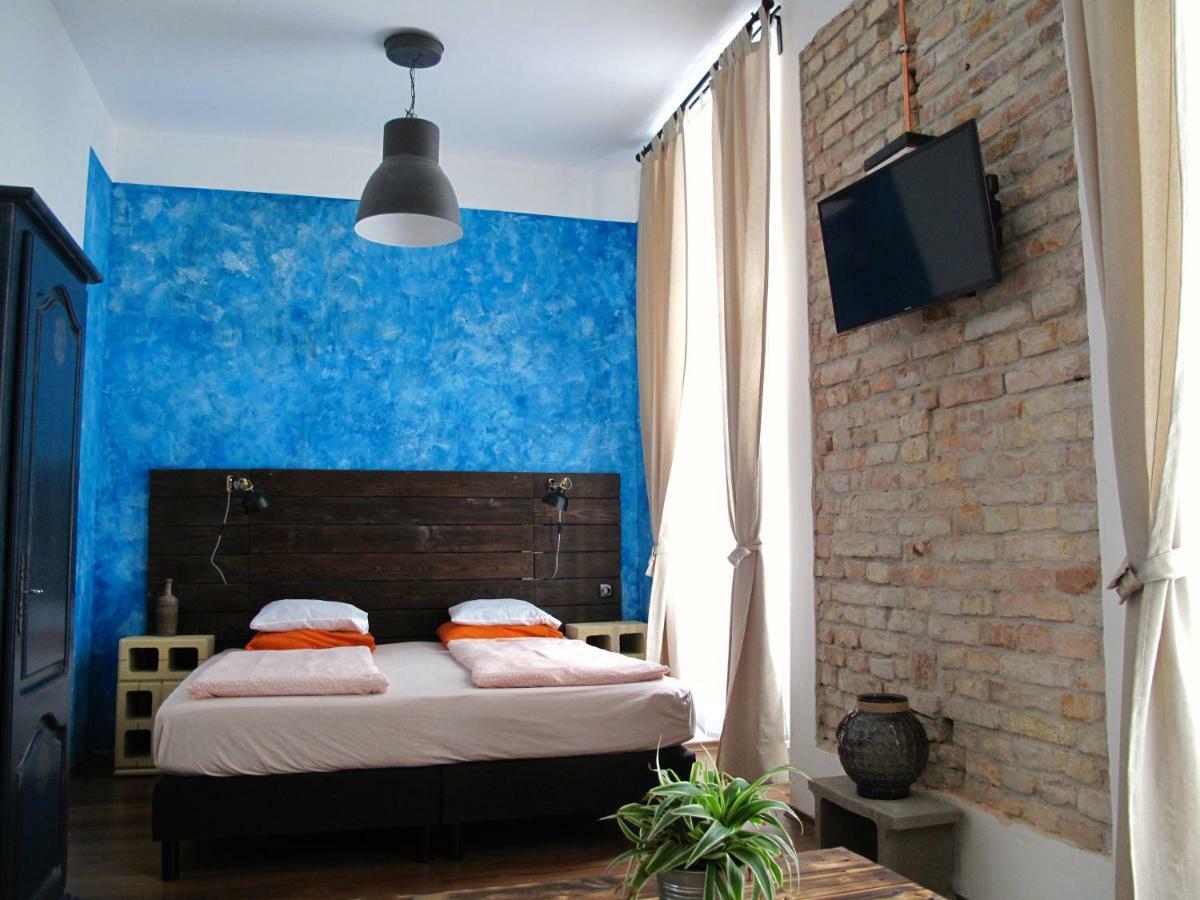 Hedonist Budapest