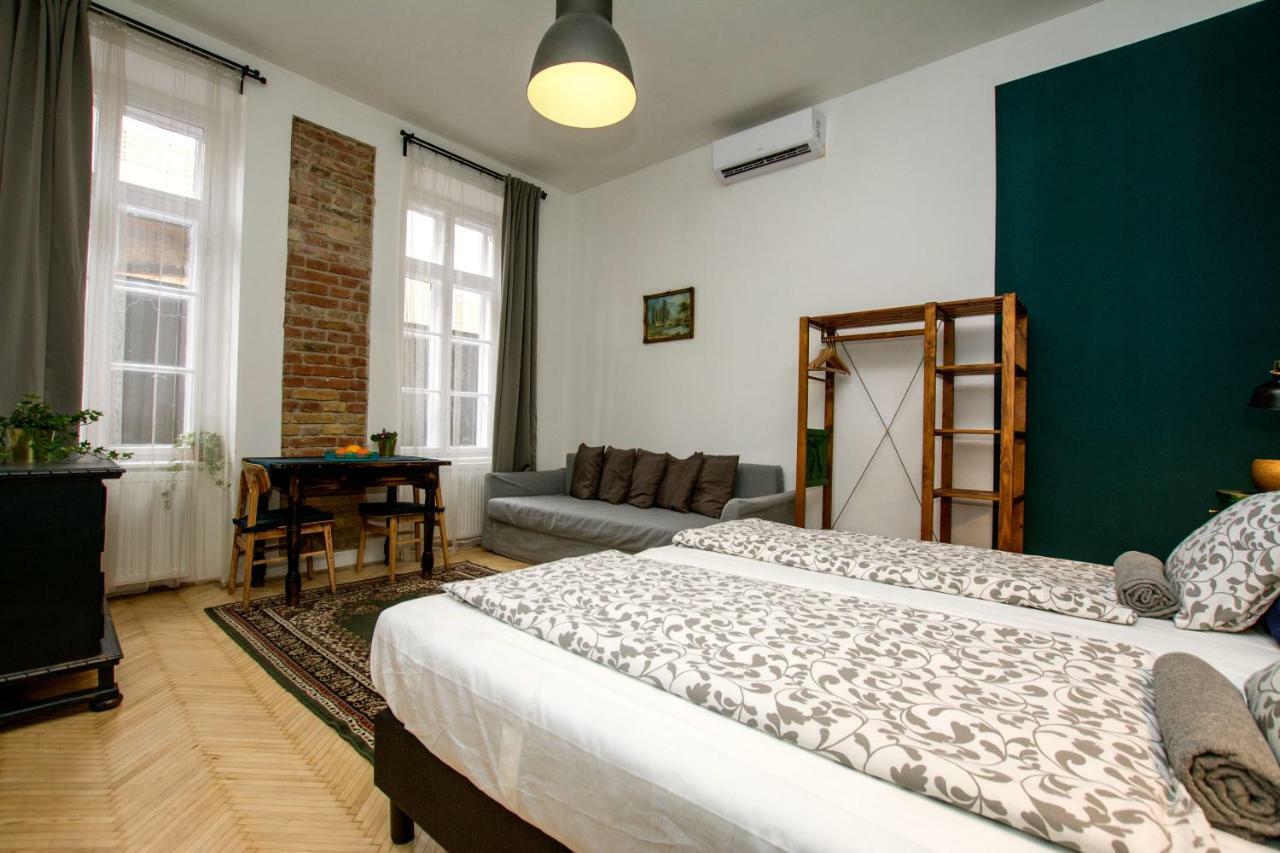 Hedonist Aparthotel 3*